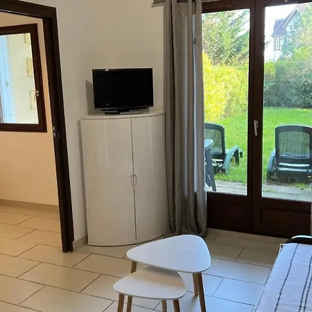 2 Pièces Rez-de-jardin à 2 Pas De La Et De La Thalasso * Cabourg