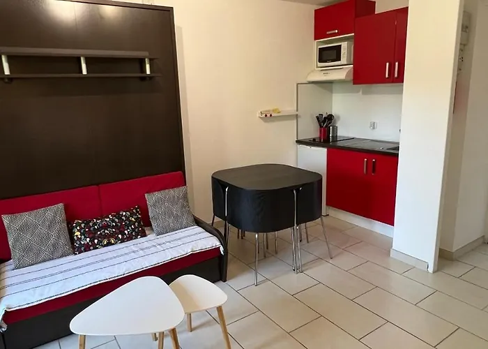 2 Pieces Rez-de-jardin A 2 Pas De La Et De La Thalasso Apartmán