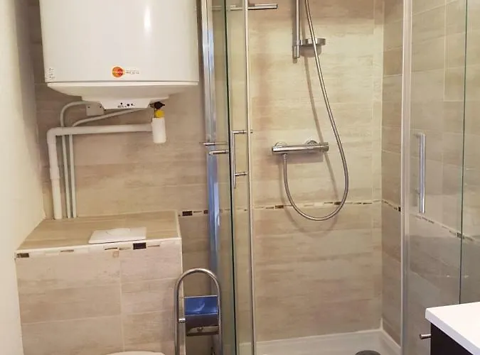 2 Pieces Rez-de-jardin A 2 Pas De La Et De La Thalasso Apartmán